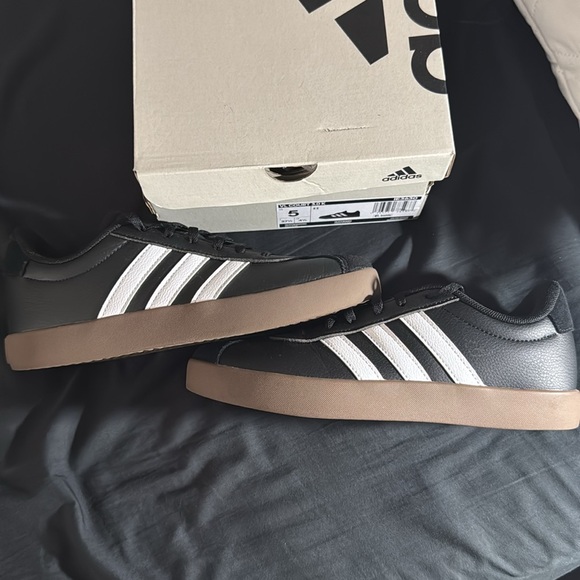 Brand New! Adidas Black and White VL Court Sneakers - Picture 3 of 7